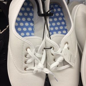 Time and Tru Women's Casual Lace Up Shoe, White